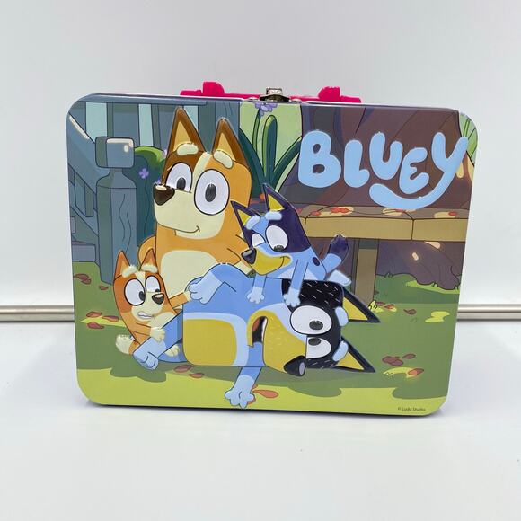 Bluey Ludo Studioes Textured Bluey Family Picture Tin Lunchbox Storage Box - Picture 1 of 7